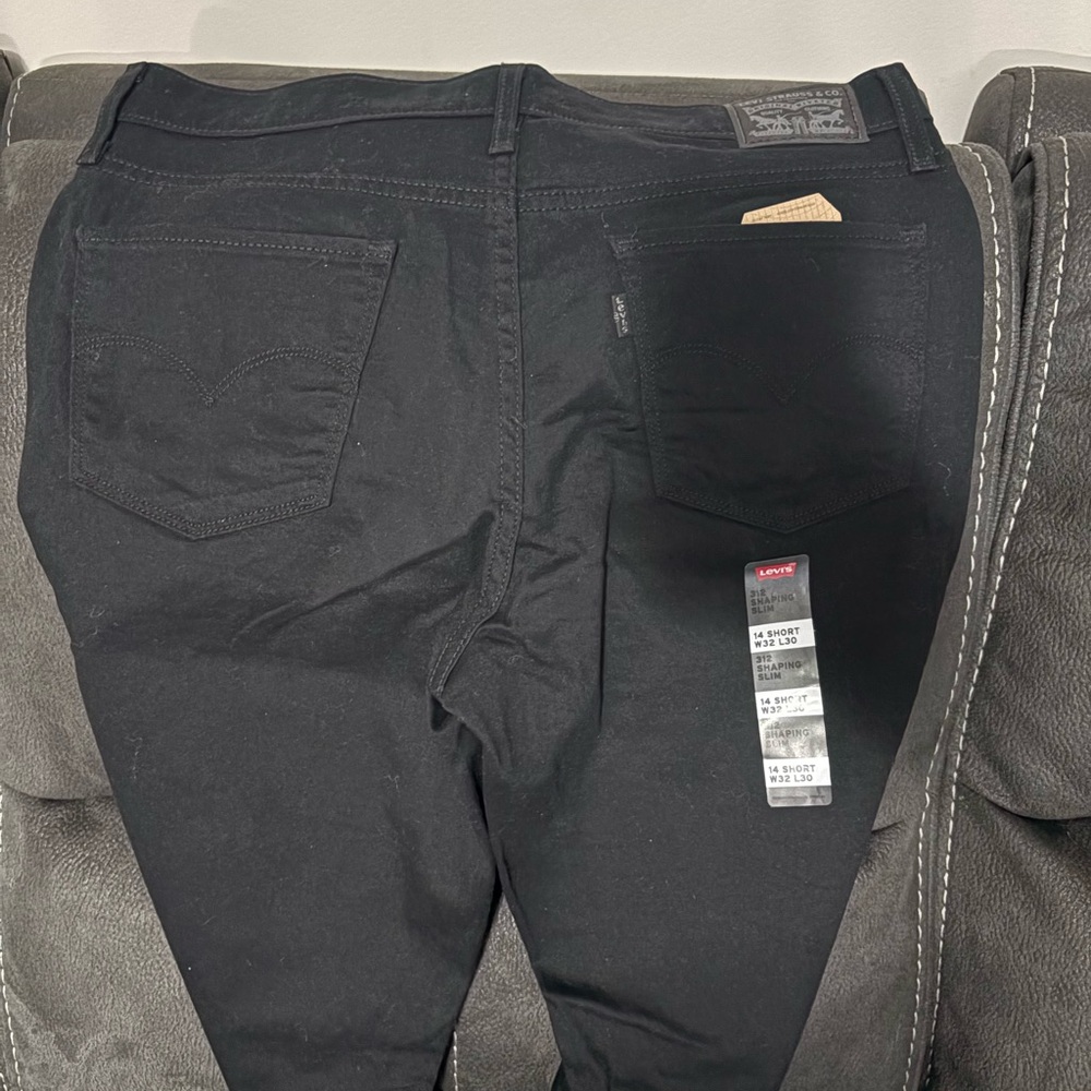 312 Shaping Slim Levi's Black Jeans